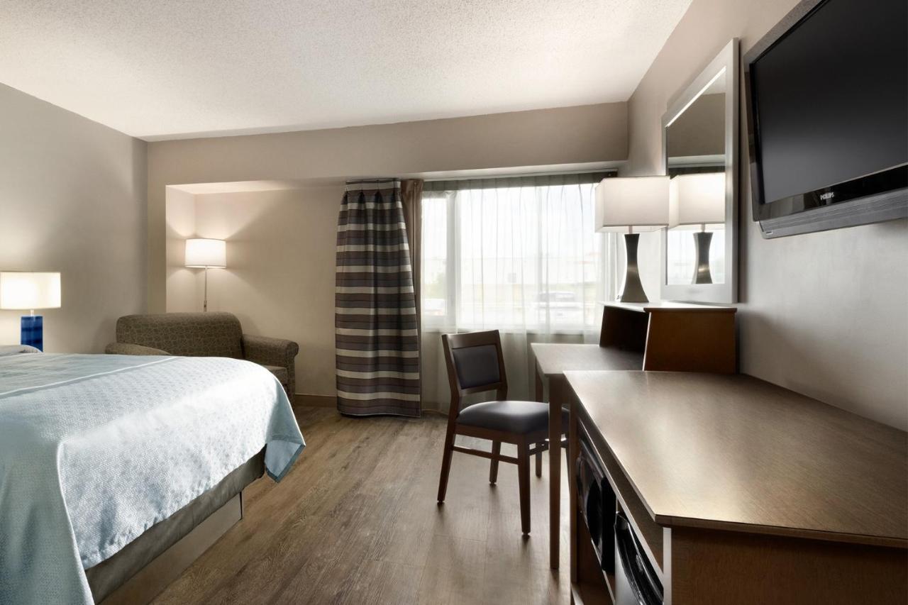 Travelodge Hotel By Wyndham Saskatoon Zewnętrze zdjęcie