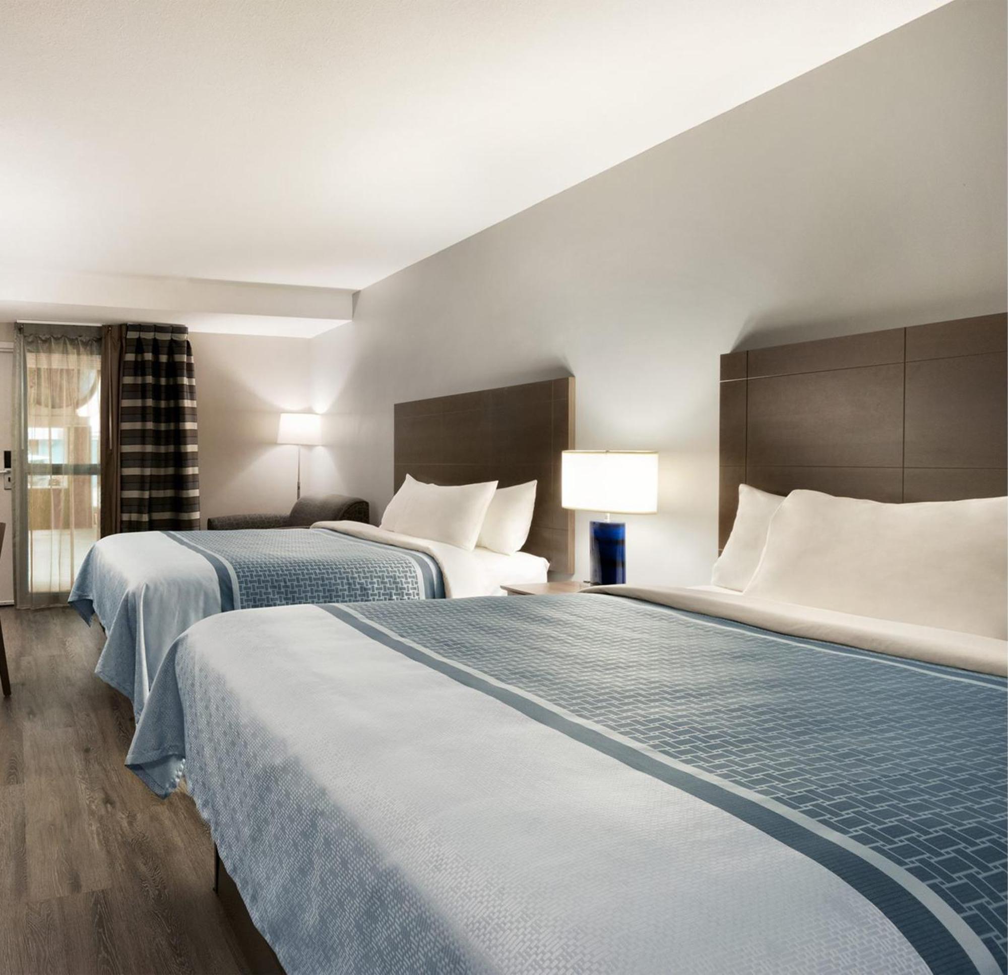 Travelodge Hotel By Wyndham Saskatoon Zewnętrze zdjęcie
