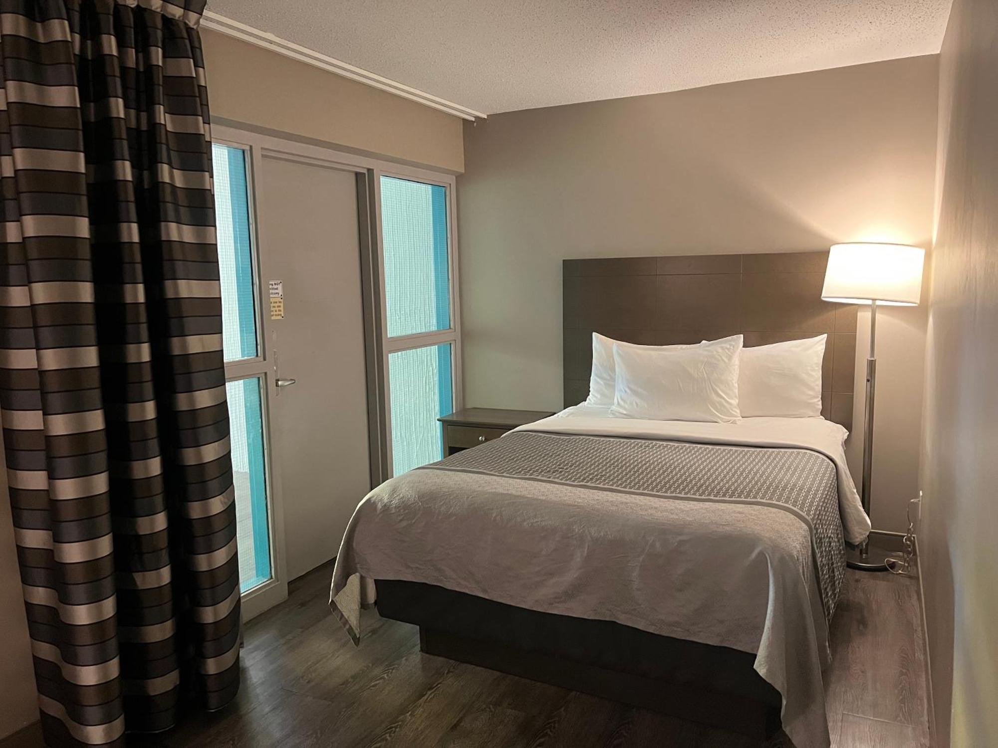 Travelodge Hotel By Wyndham Saskatoon Zewnętrze zdjęcie