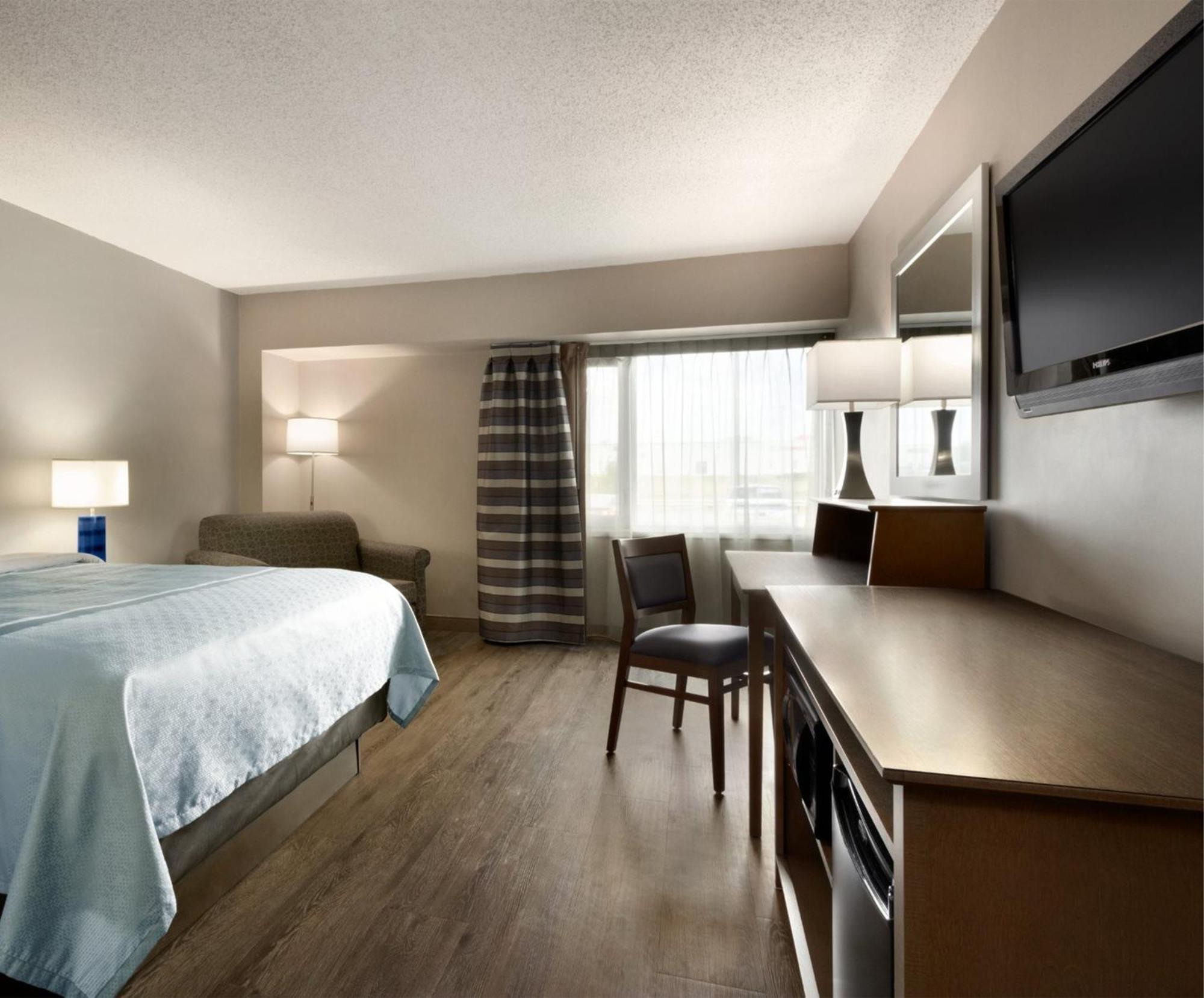 Travelodge Hotel By Wyndham Saskatoon Zewnętrze zdjęcie