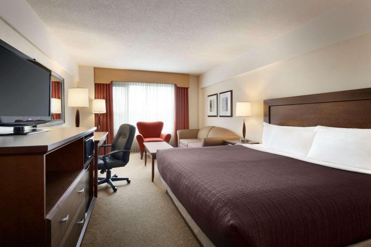 Travelodge Hotel By Wyndham Saskatoon Zewnętrze zdjęcie